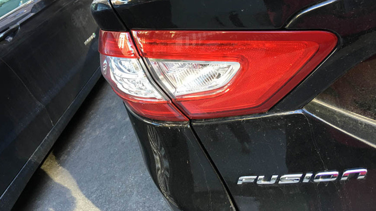 Hallan un millonario cargamento de marihuana en autos nuevos de Ford fabricados en México