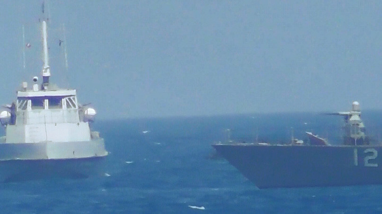 VIDEO: Así fue el tenso momento vivido entre el buque de EE.UU. y la nave iraní en el golfo Pérsico