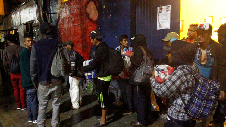 México: Rescatan de un camión abandonado a 178 migrantes centroamericanos