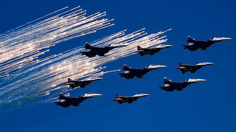 La aviación rusa surca el cielo en una gran celebración del Día de las  Fuerzas Aeroespaciales - RT