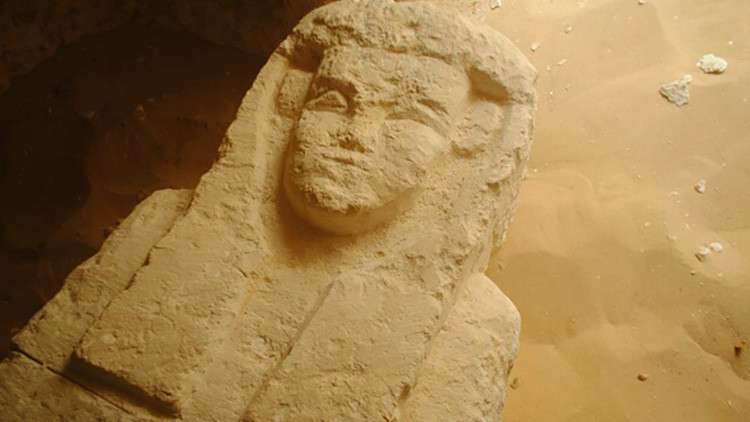 Encuentran en Egipto tres tumbas con varios sarcófagos de 2000 años de antigüedad
