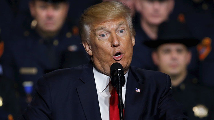 Una congresista propone revisar la salud psíquica de Trump para sustituirlo