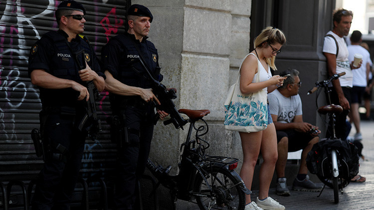 Piden desplegar al Ejército y el gobierno de Rajoy rechaza elevar el nivel de alerta tras atentados