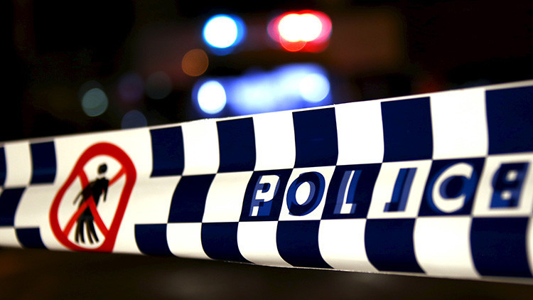 Un coche embiste contra el edificio del banco Commonwealth en Melbourne