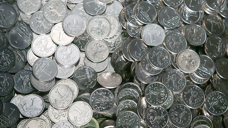 Le multan por no pagar una deuda y decide saldarla con más de 4 millones de monedas para vengarse