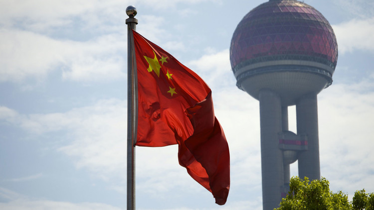 "Te sientes como un mono en un zoo": Así funciona la industria de 'alquiler de extranjeros' en China