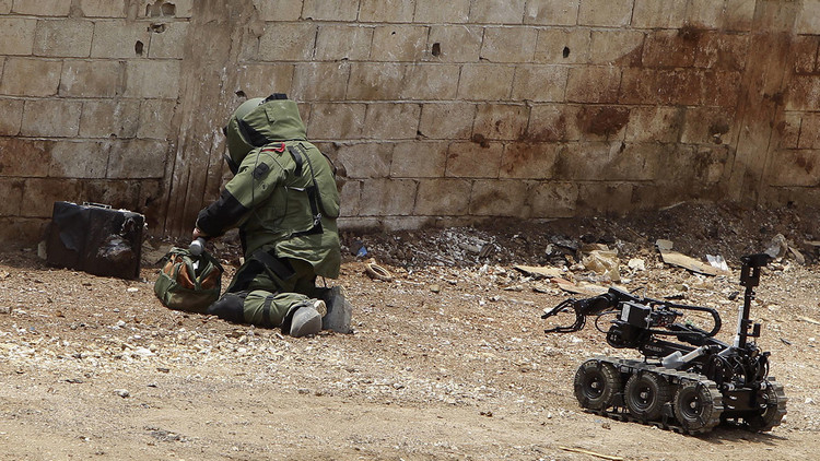 Estudiantes bolivianos crean un robot para detectar minas antipersonales