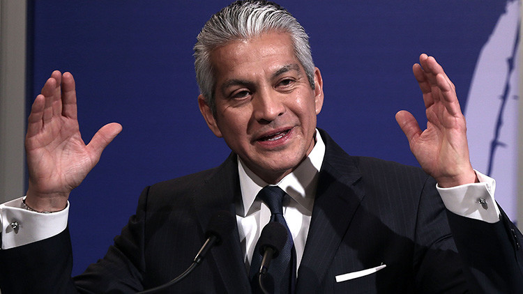"Inhumano": El director de la Cámara de Comercio Hispana renuncia al consejo de Trump por el DACA