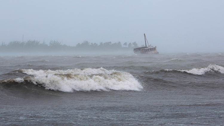 PRIMERAS IMÁGENES: El huracán Irma azota la República Dominicana con vientos de 285 km/h