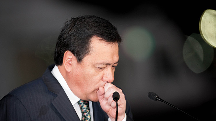 México: Osorio Chong compara el huracán Katia con "una mujer firme, dura y con mucha agua"
