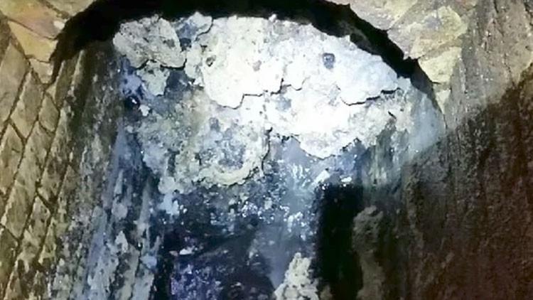 Foto, video: Una gigantesca montaña de basura atasca las alcantarillas de Londres