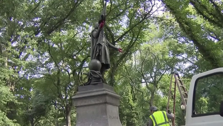 Vandalizan una estatua de Cristobal Colón en Nueva York con un enigmático mensaje
