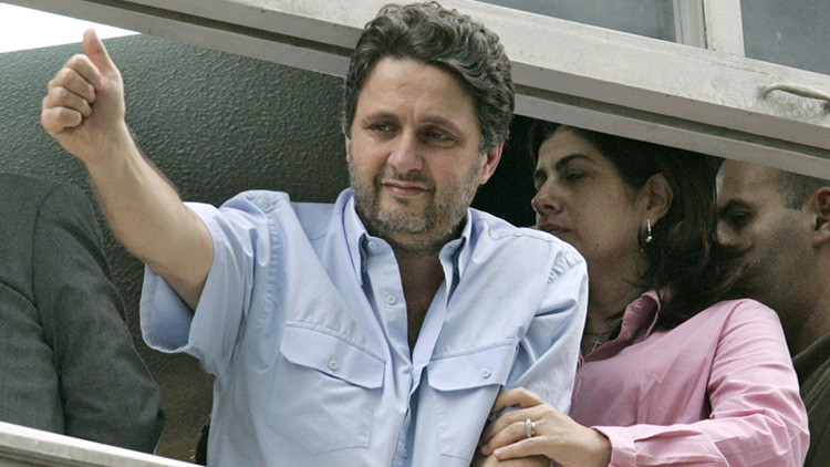 Detienen a exgobernador de Brasil mientras presentaba su programa de radio