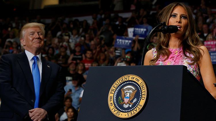 FOTO: Melania Trump sirve para comercializar otro producto de manera curiosa y polémica