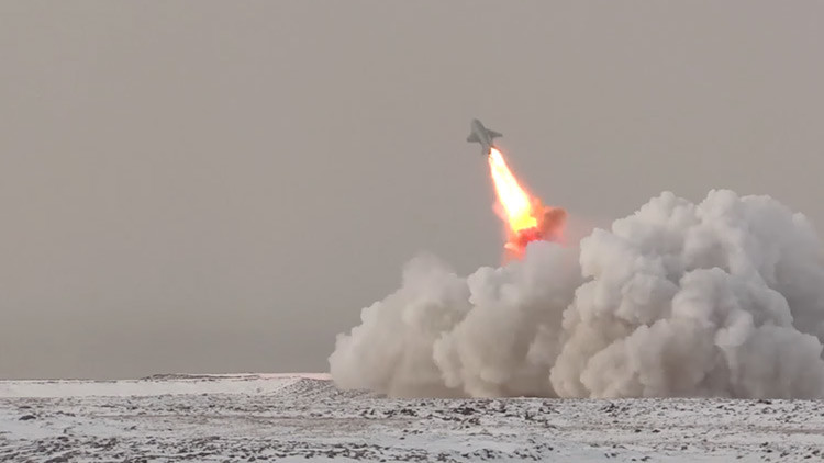 VIDEO: Rusia repele ataques navales y aéreos durante un simulacro en el Ártico