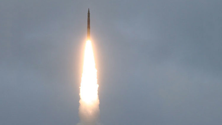 Moscú: Rusia prueba un misil balístico RS-12M Topol