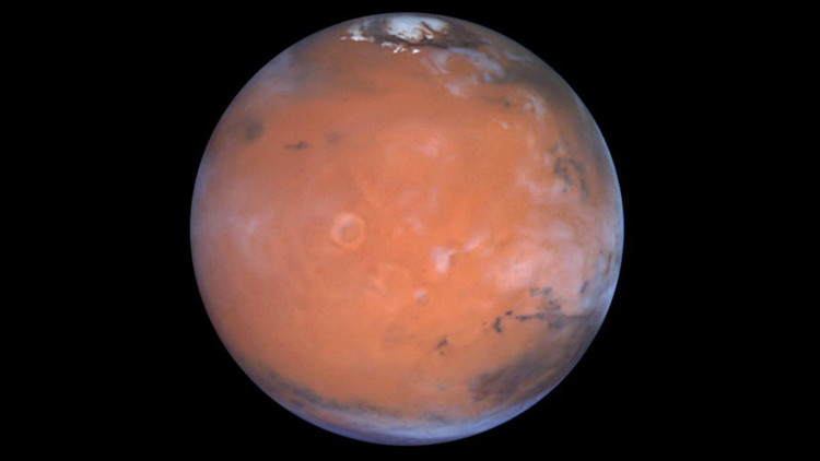 Descubren algo sorprendente cerca del ecuador de Marte (y aún no lo pueden explicar)