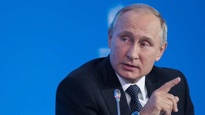 "Los tanques son buenos": Putin bromea al contestar a una pregunta sobre los coches eléctricos