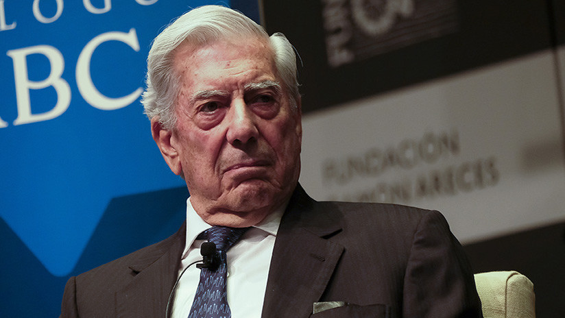 Mario Vargas Llosa en Moscú: "Tras el Nobel uno debe demostrar que sigue vivo y no es una estatua"