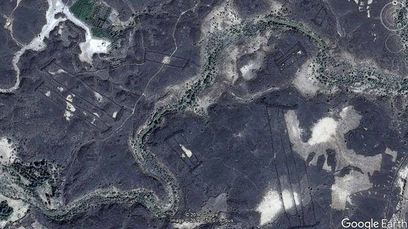 FOTO: Descubren cientos de misteriosas estructuras de piedra a través de Google Earth