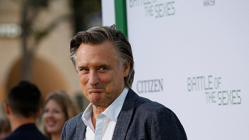 VIDEO: Un actor de la película 'Día de la independencia' recibe un premio… y lo rompe