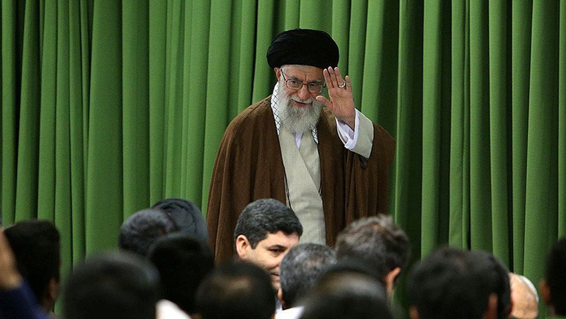 Líder supremo de Irán: "La estupidez de Trump no debe distraernos"