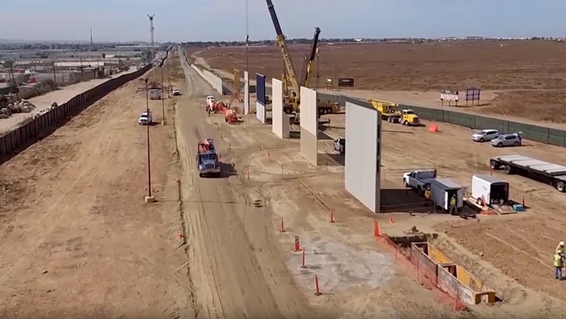 VIDEO: Erigen prototipos del muro fronterizo de Trump en California