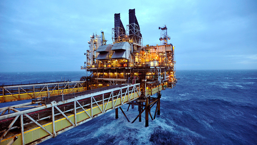 El barril de petróleo Brent alcanza los 60 dólares por primera vez desde julio de 2015