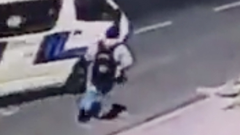 VIDEO: Un mexicano 'desaparece' al intentar subir a una furgoneta