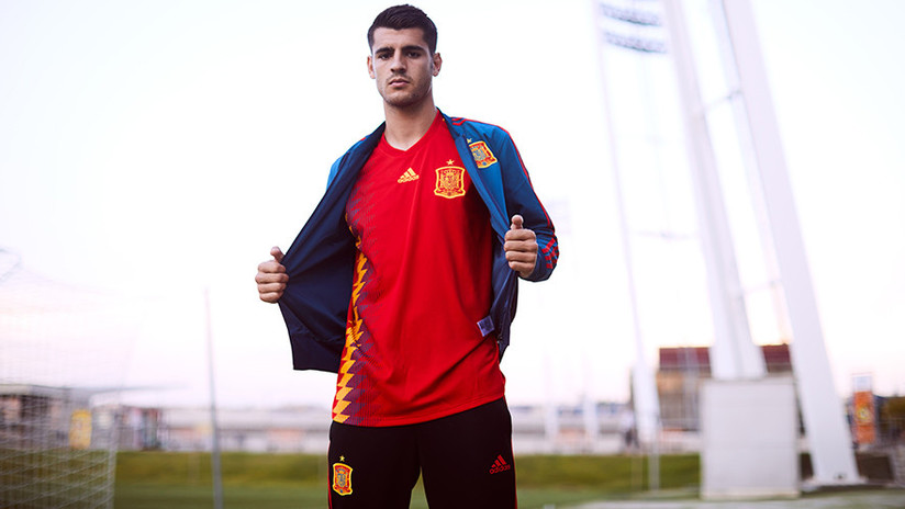 Periodista español sobre nueva camiseta de la selección: "Repugnante. No voy a ver ningún partido"