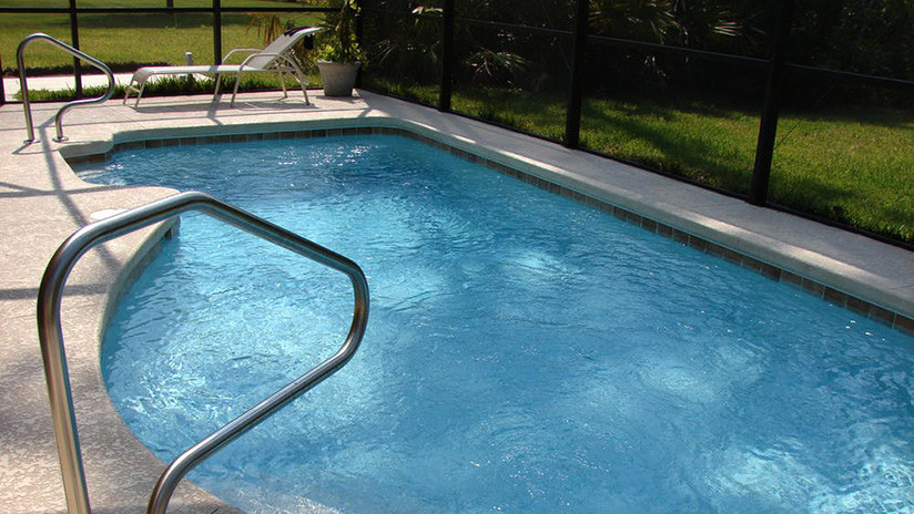 FUERTES IMÁGENES: Brasileño intenta robar una vivienda y acaba baleado y ahogado en una piscina