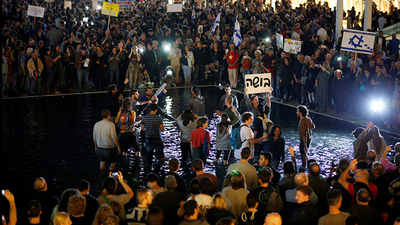 VIDEO, FOTOS: La multitudinaria 'Marcha de la Vergüenza' contra Netanyahu en Tel Aviv