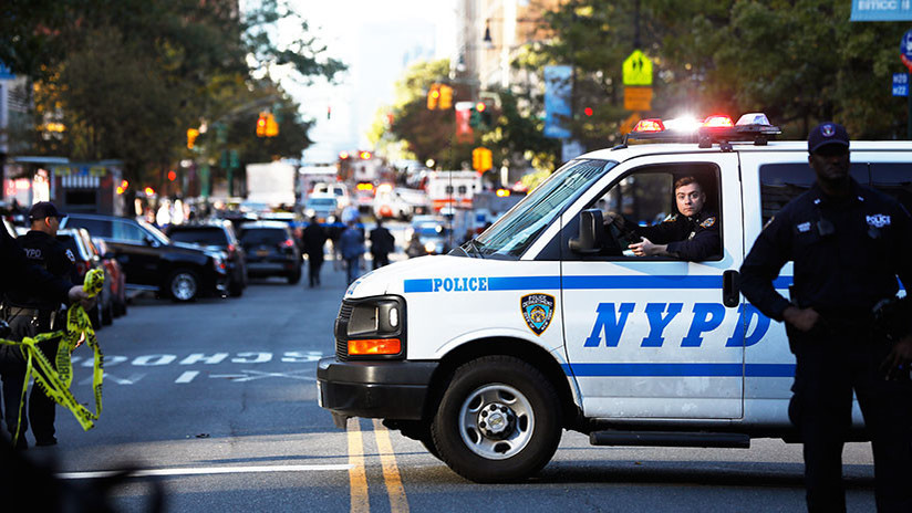 Un vehículo embiste a peatones en Nueva York, dejando un muerto y varios heridos