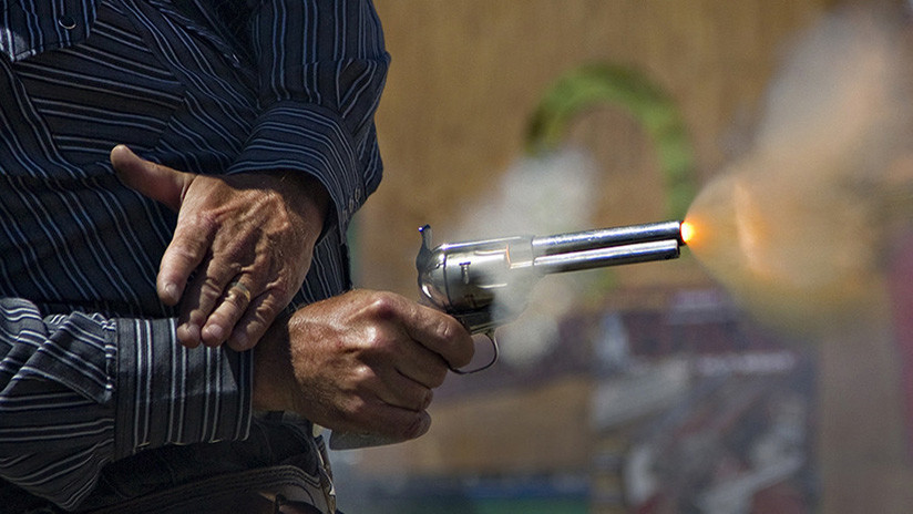 Un veterano de la Guerra de Corea que duerme con una pistola mata a un ladrón de un solo disparo