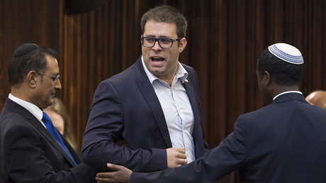 Diputado israelí a la madre de un reo palestino: "Tu hijo es un perro, no te queremos aquí" (VIDEO)