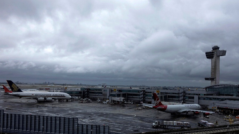 VIDEOS: La rotura de una tubería causa (aún más) caos en un aeropuerto de Nueva York