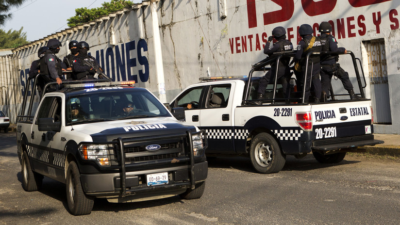 México: Encuentran los restos mutilados de al menos 9 personas abandonados en una camioneta