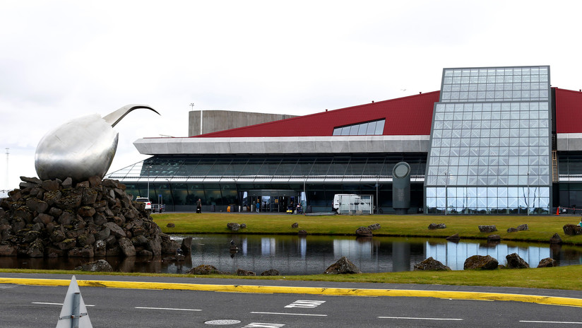 8 pantalones y 10 camisas: niegan 2 veces el embarque a un turista en un aeropuerto islandés
