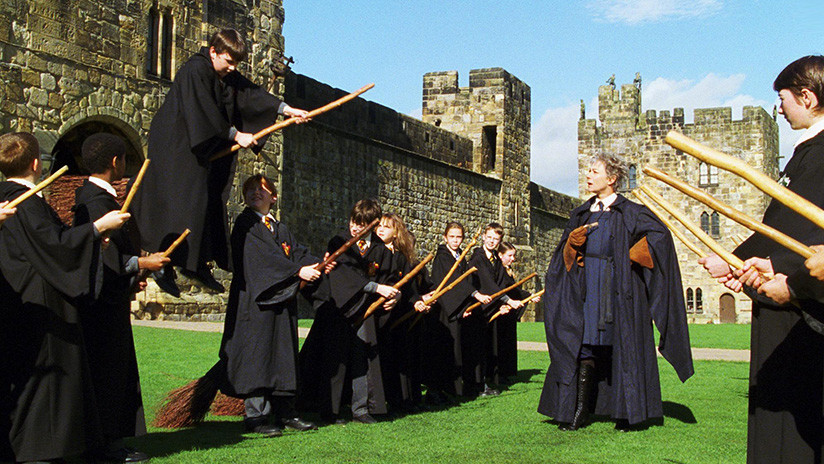 La 'instructora de vuelo' de Harry Potter se queja de no sufrir ningún acoso sexual