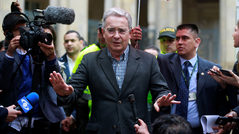 Así evitó Uribe responder a una pregunta sobre la violación de una periodista