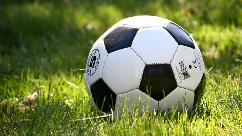 VIDEO: La 'abuelita de Ronaldinho' se hace viral por su impecable manejo del balón
