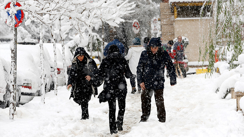 FOTOS, VIDEO: Irán afronta una intensa nevada