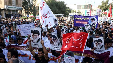 Cientos de iraníes participan en marchas progubernamentales. Irán, el 3 de enero de 2018.