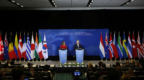 El secretario de Estado de EE.UU., Rex Tillerson, y la ministra de Exteriores de Canadá, Chrystia Freeland, en una conferencia de prensa conjunta. Vancouver, Canadá, el 16 de enero de 2018.