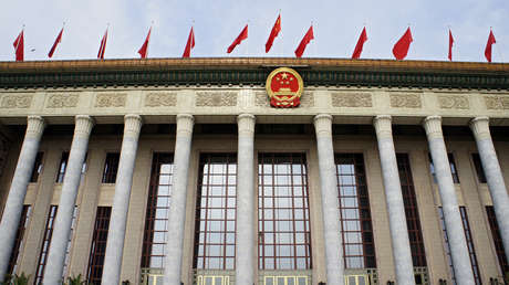 El Gran Salón del Pueblo, edificio del Parlamento chino ubicado en el borde occidental de la Plaza Tiananmen en Pekín.