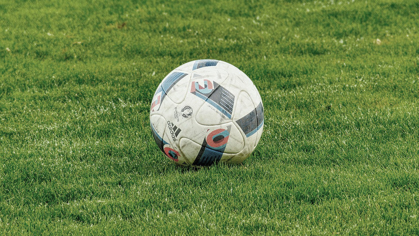 Filtran fotos íntimas del presidente de un club paraguayo de fútbol junto a un jugador