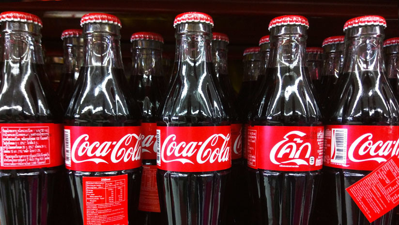 Esto le sucedió a una mujer que consumió 30 latas de Coca-Cola al día durante 20 años