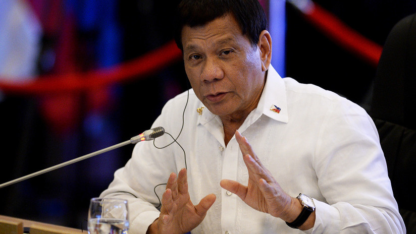 En Filipinas explican la orden de Duterte de disparar a las rebeldes en la vagina