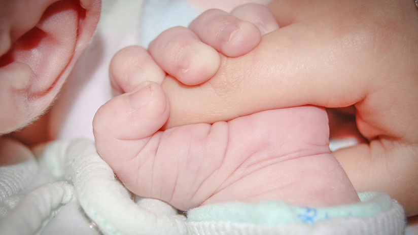 La 'fábrica de bebés': Un millonario gana la custodia de 13 niños nacidos de madres de alquiler