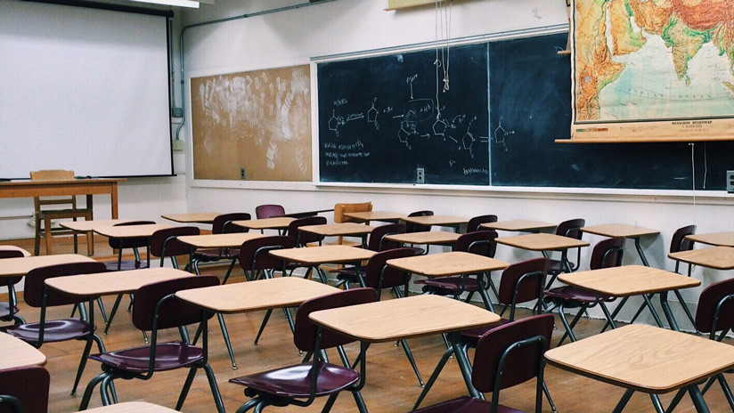 Suspenden a un profesor en Texas por grabar una pelea de sus alumnos en clase (VIDEO)